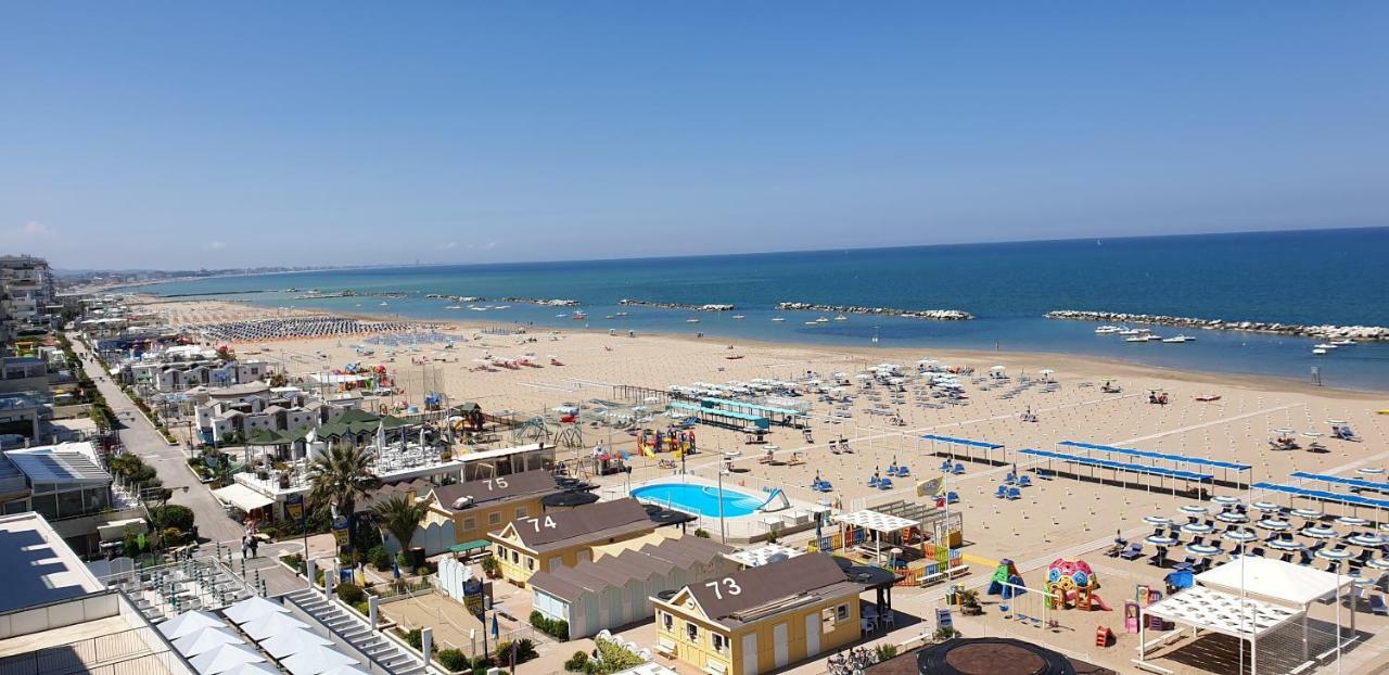 Hotel Continental Cattolica Exterior foto